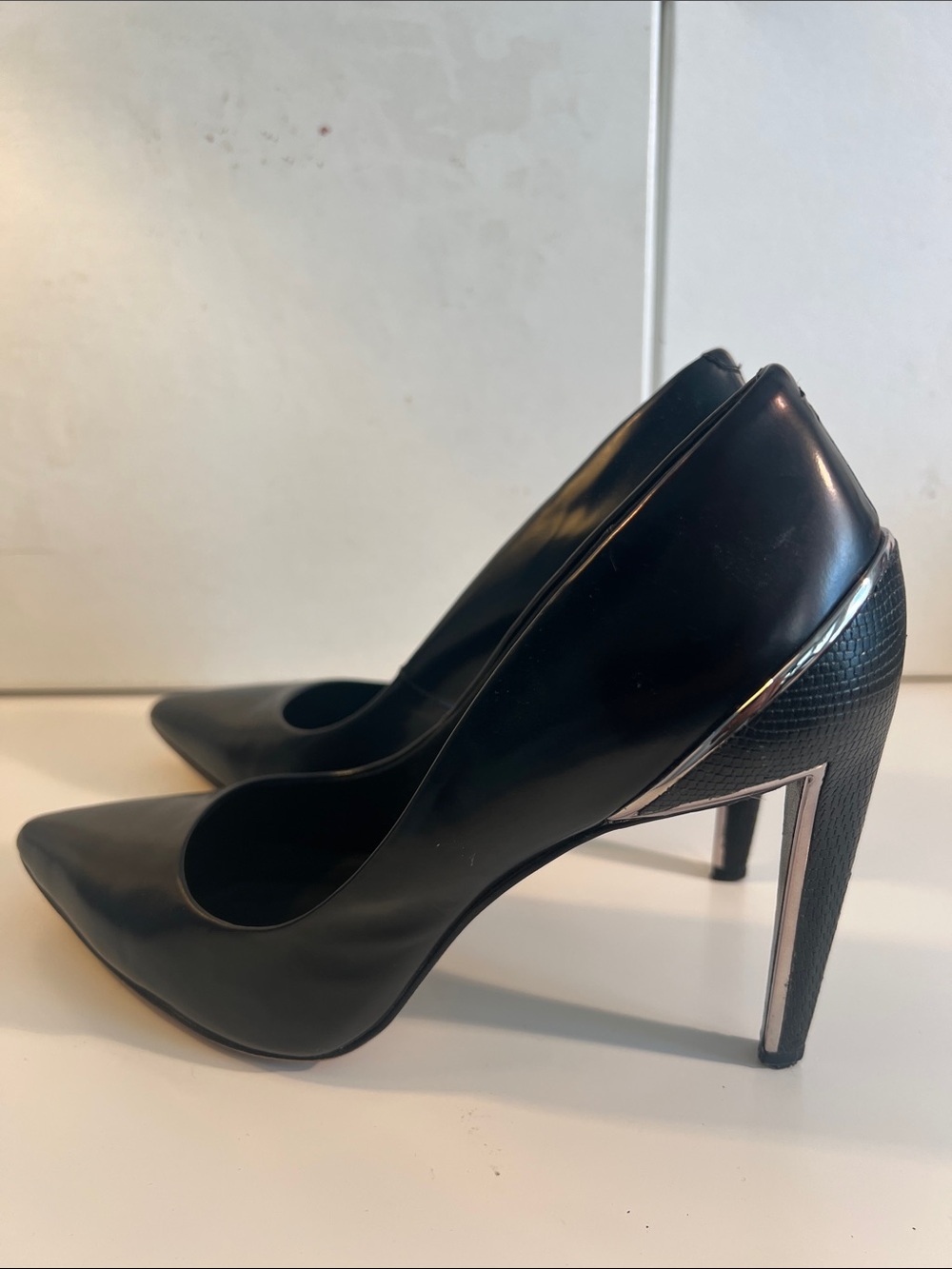 Dolce Vita Black Pointed Leather Stiletto Pumps with Metallic Trim
